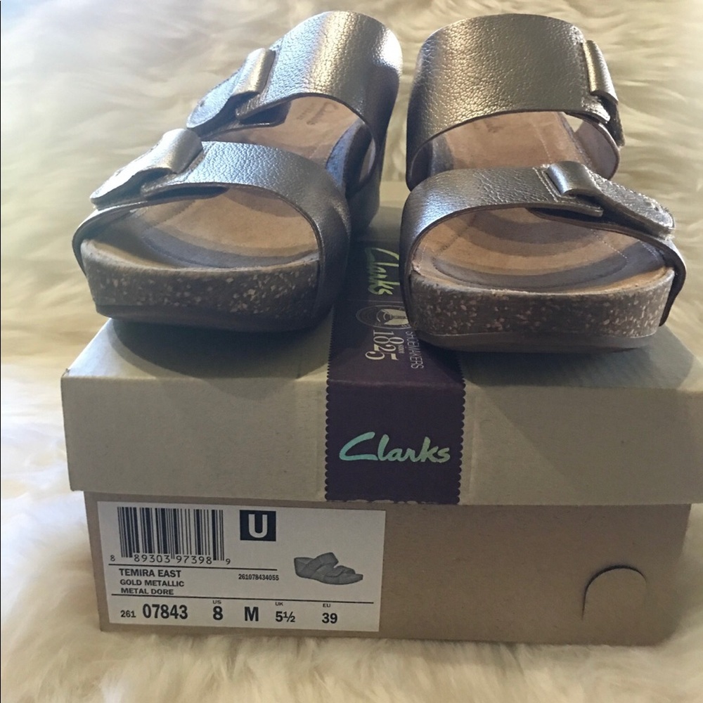 NIB! Clarks “Temira East” NIB size 8M Gold - Picture 4 of 6